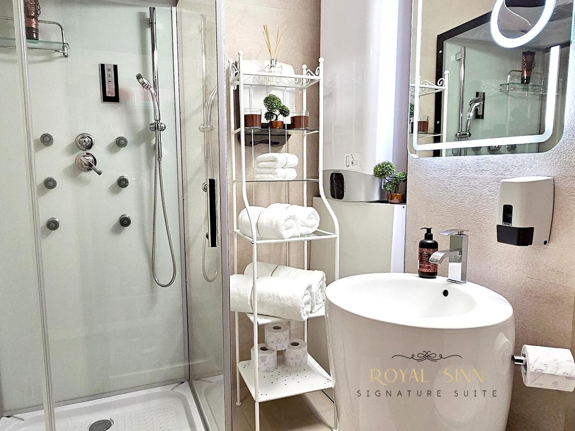 Royal Sinn Signature Suite Bukarest Eksteriør billede